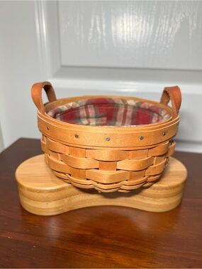 Vtg Longaberger Handwoven Basket with Red Plaid Liner 2002